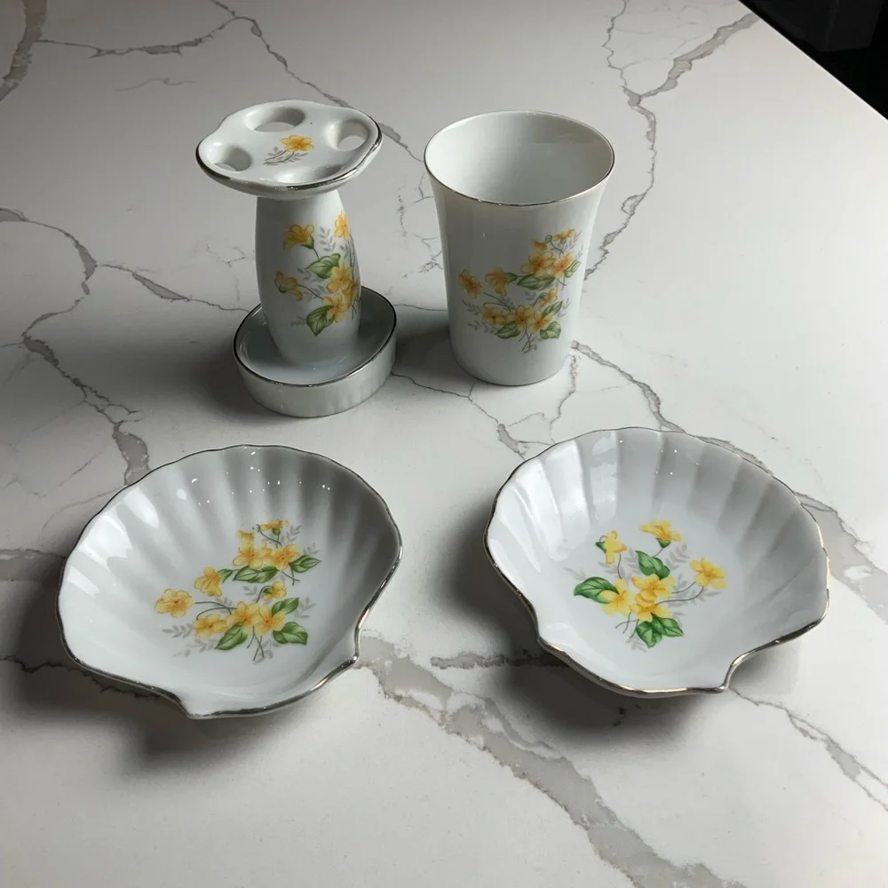 Vintage Floral Bathroom Set